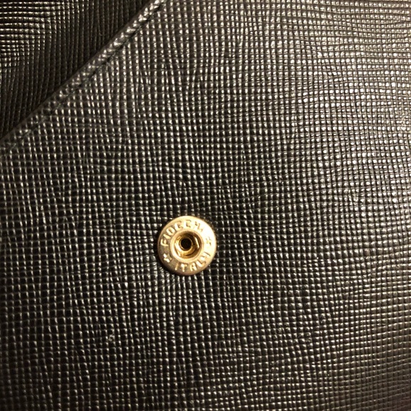 2️⃣2️⃣5️⃣ Salvatore Ferragamo Wallet - Picture 15 of 16